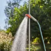 Gardena Gartendusche trio: Dusche mit 2 Strahlarten (Brausestrahl/Sprühnebel), Wassermenge regulierbar, abnehmbarer Brausekopf mit 1,3 m Verbindungsschlauch, Dreibein-Stativ, Höhenverstellung (960-20) - Image 5